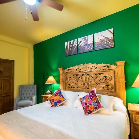 La Casona Chapala Hotell Eksteriør bilde