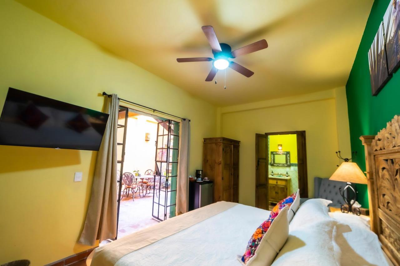 La Casona Chapala Hotell Eksteriør bilde