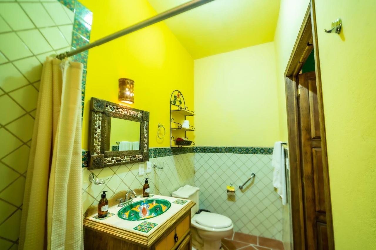 La Casona Chapala Hotell Eksteriør bilde